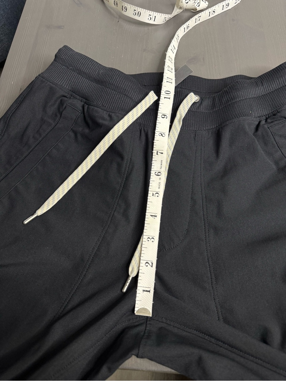 Vuori Men’s Kore Jogger Black Athletic Pants - Picture 9 of 9